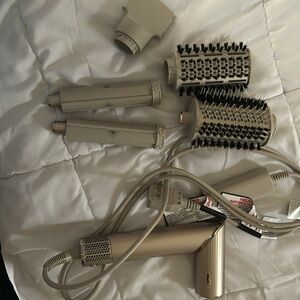 Shark Beauty flexstyle blow dryer and multi styler for straight and wavy hair